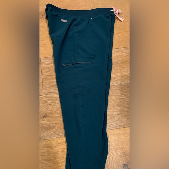 FIGS Teal Zamora Jogger Scrub Pants Limited Edition Size S/P - Picture 4 of 7